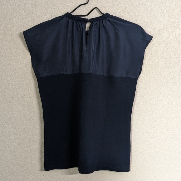 Liz Claiborne top blouse navy blue, high round neckline, sleeveless, size PM - Picture 4 of 10